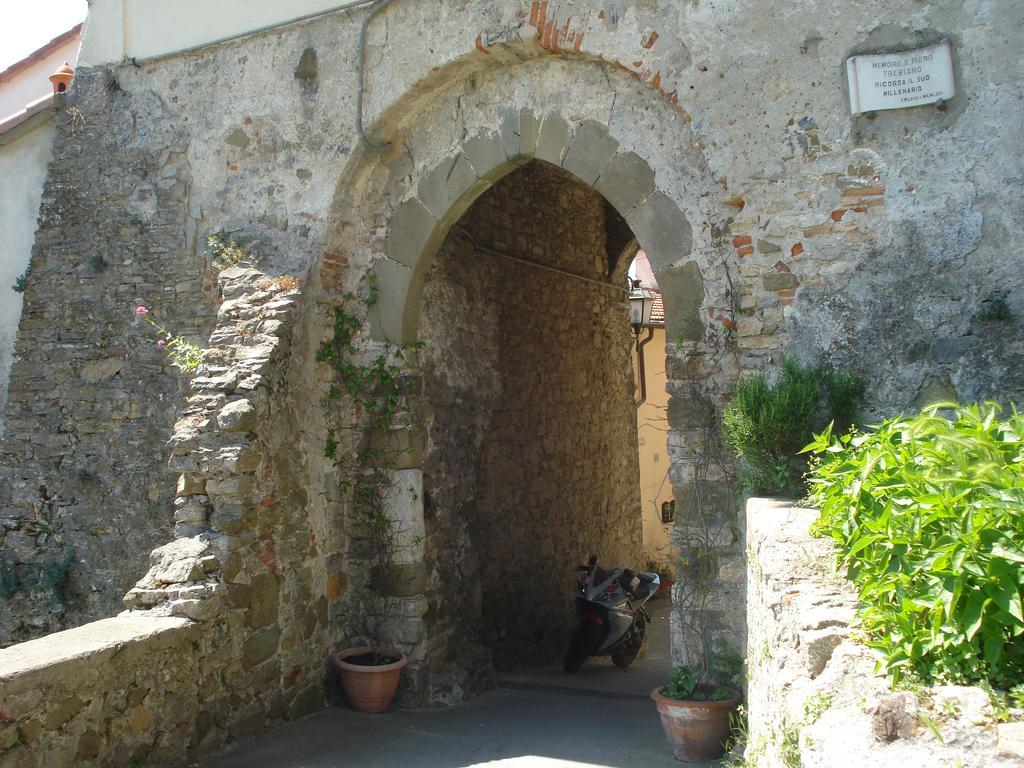 Da Giuse Bed & Breakfast Trebiano Bagian luar foto